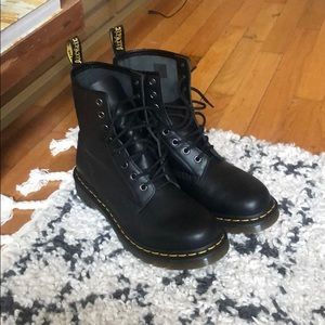 Dr Martins black boot